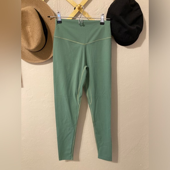 Balance Athletica Vitality Cloud Leggings Sz M in Serpentine - Picture 2 of 4